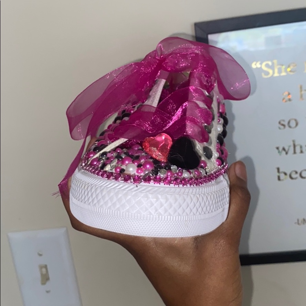Custom Converses - Picture 2 of 4